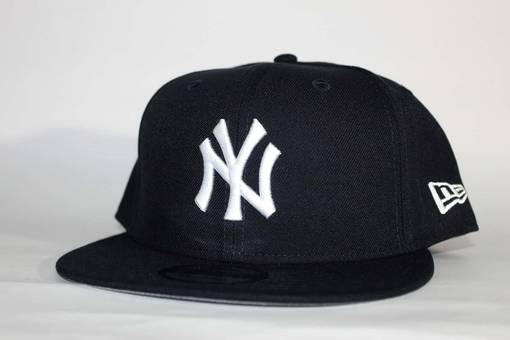 New Era New York Yankees Plana Logo Negro