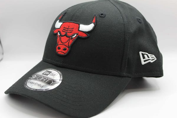 new era bulls negra curvada